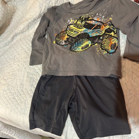 Lot Of Boys Size 5 Tops, Shorts Swim Trunks Diff Brand. 4 Piece Lot 2 Short Sets - Picture 2 of 8